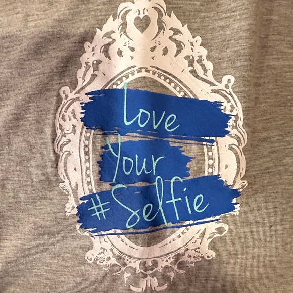 Venus Gray Tank Top with Love Your # Selfie Size Small - Picture 4 of 4